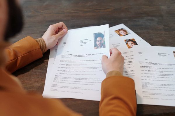 CV et lettre de motivation : personnalisation en ligne