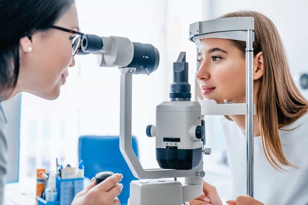 Y a-t-il des services d'ophtalmologie à la Clinique de Rosemère ?